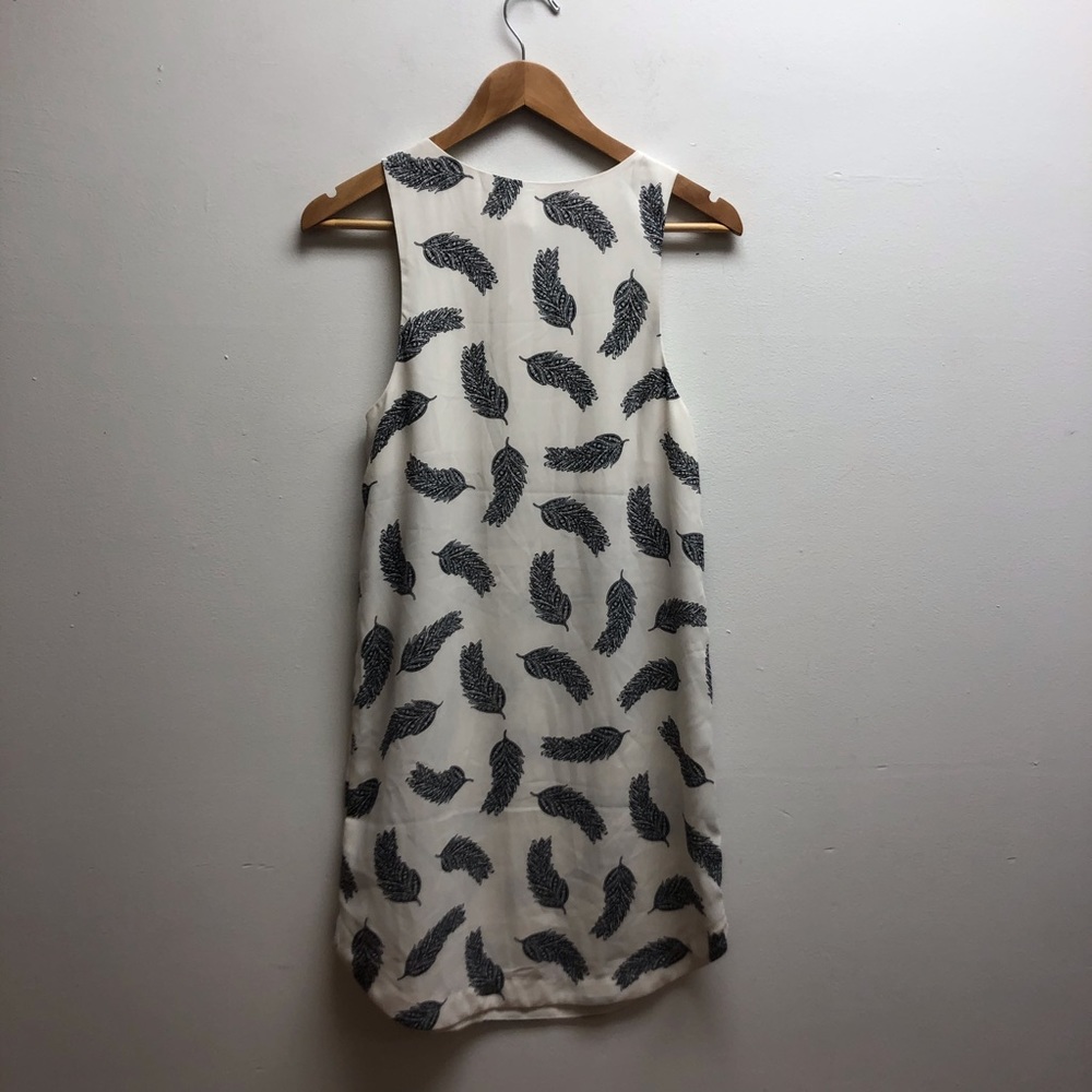 H&M feather patterned dress - Picture 5 of 5
